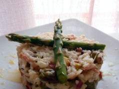 Risotto con speck, asparagi e provola