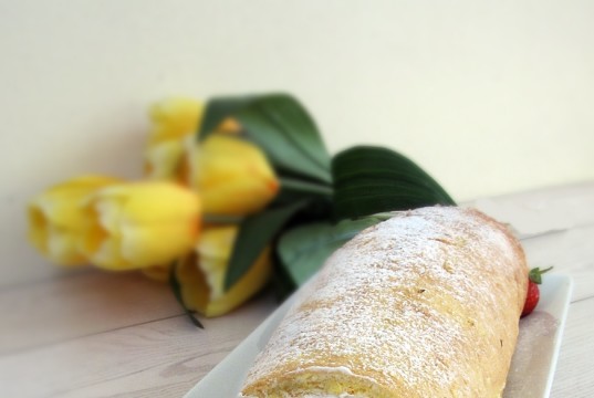 Rotolo alle fragole e mascarpone